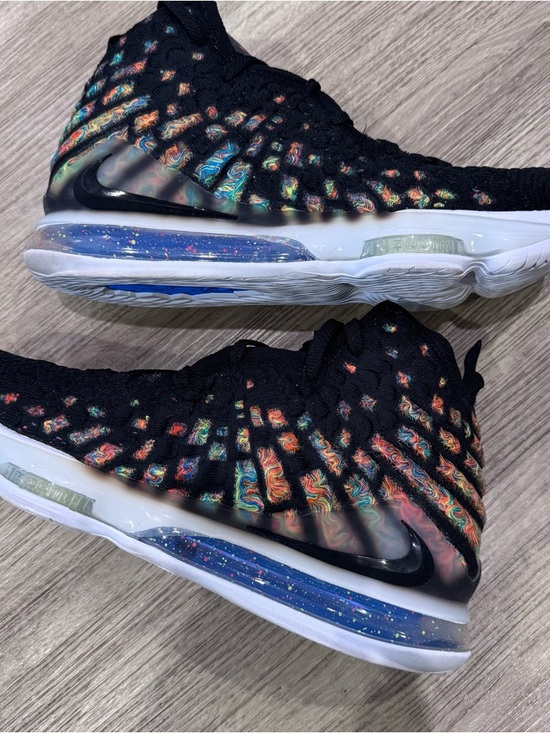 Nike LeBron 17 James Gang Sneakers - Picture 2 of 10